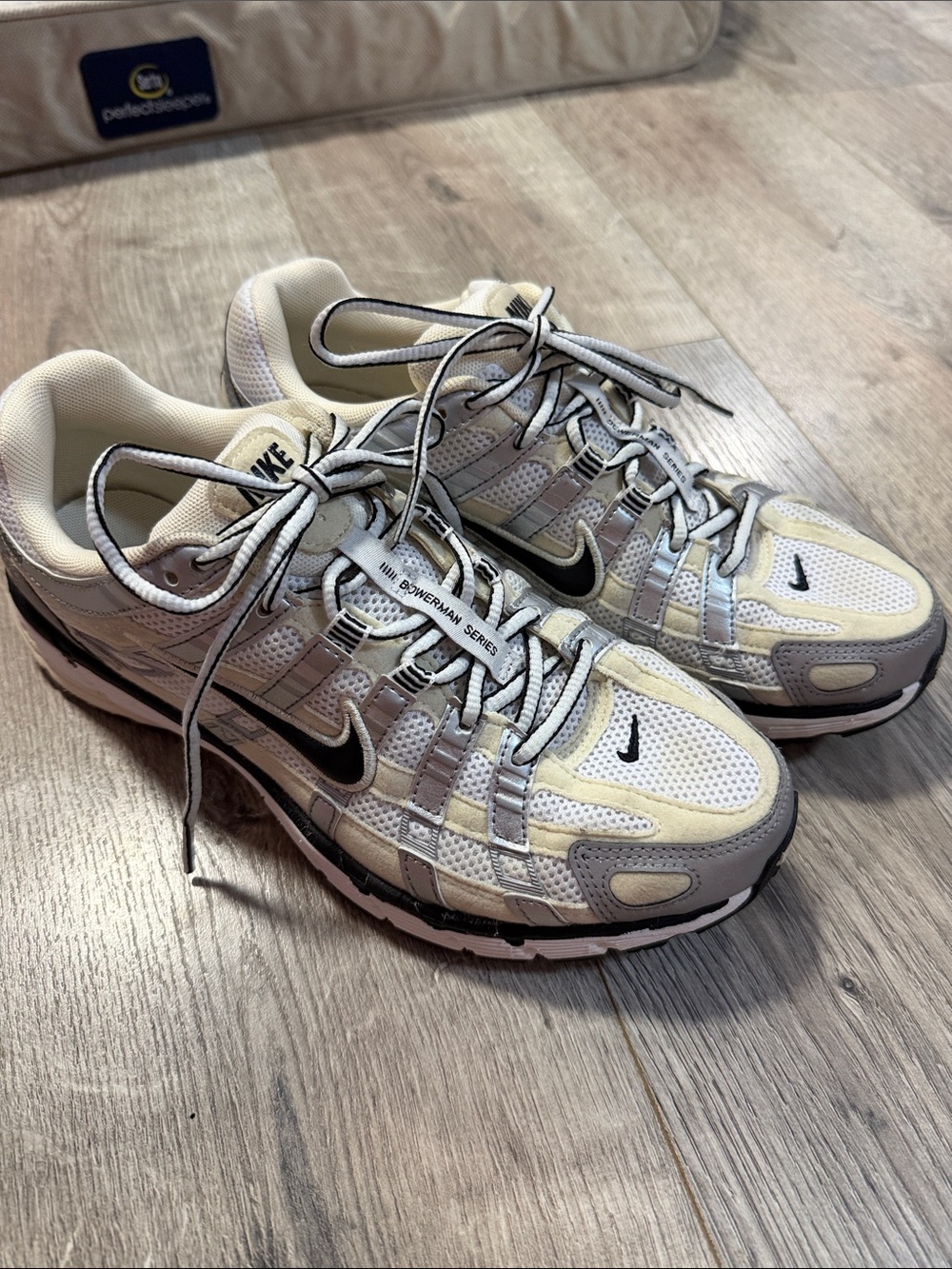 Nike Womens P-6000 'Coconut Milk Metallic Silver'